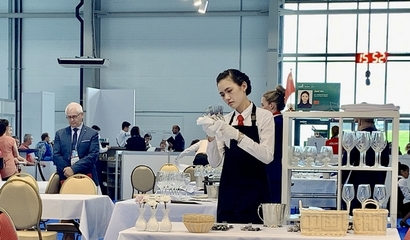 東航空姐獲世界技能大賽餐廳服務(wù)優(yōu)勝獎